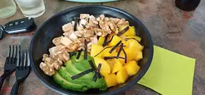 Foto subida por un cliente en una reseña de Google de Umami Healthy Food