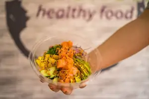 Foto subida por un cliente en una reseña de Google de Umami Healthy Food
